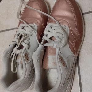 Womens nike sneakers